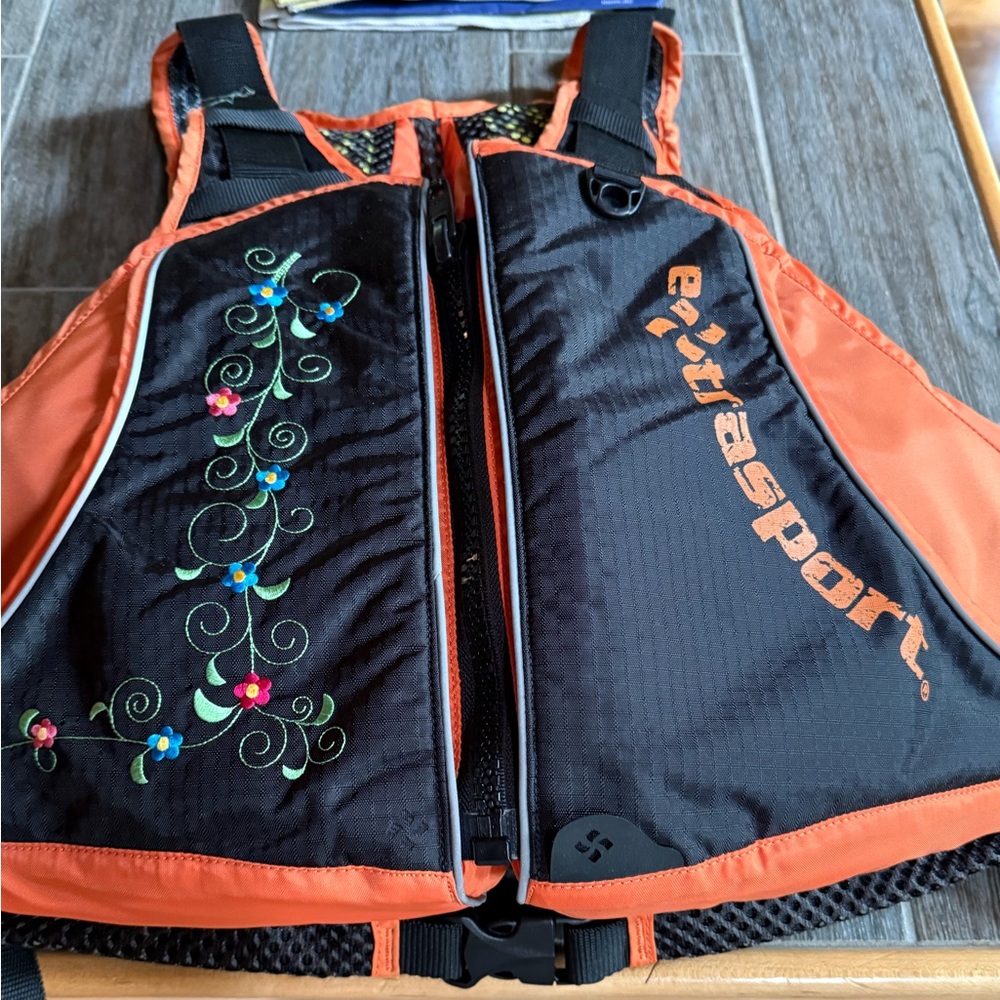 Women’s life jacket